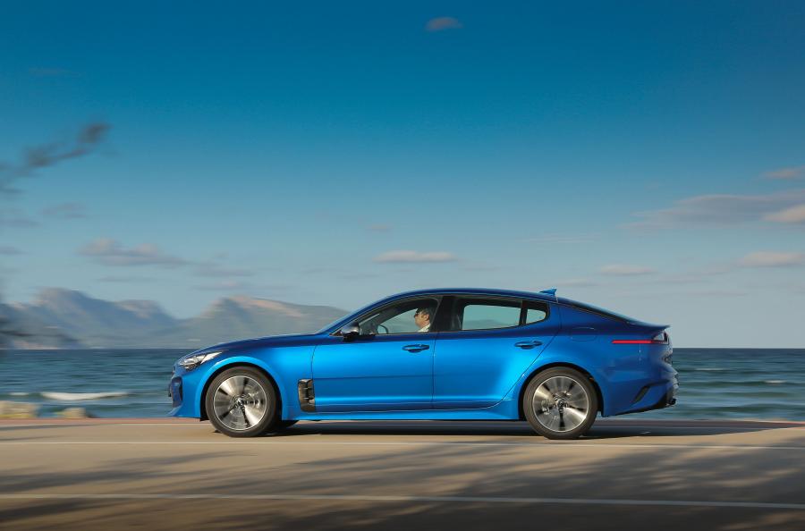  Kia Stinger GT-Line (CK) 2017 года  (WW) (фото 25 из 40)